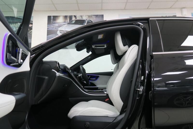 Mercedes-Benz C-Class view 3