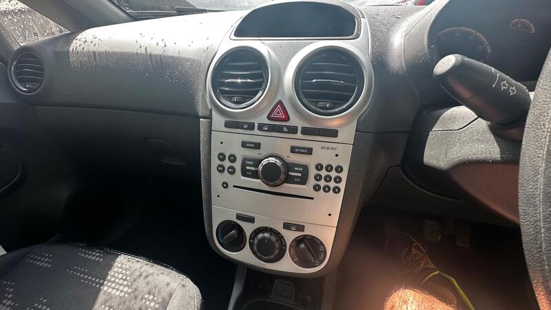 2015 Vauxhall Corsa — photo 10