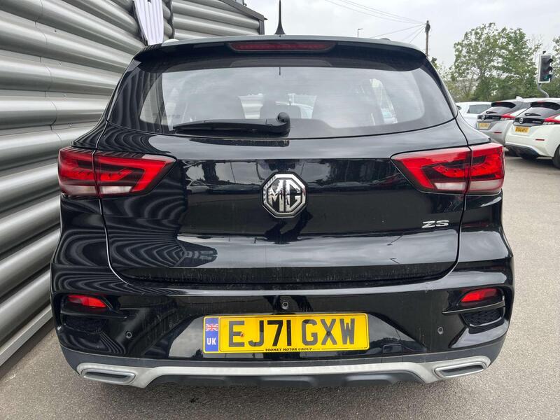 MG ZS view 4