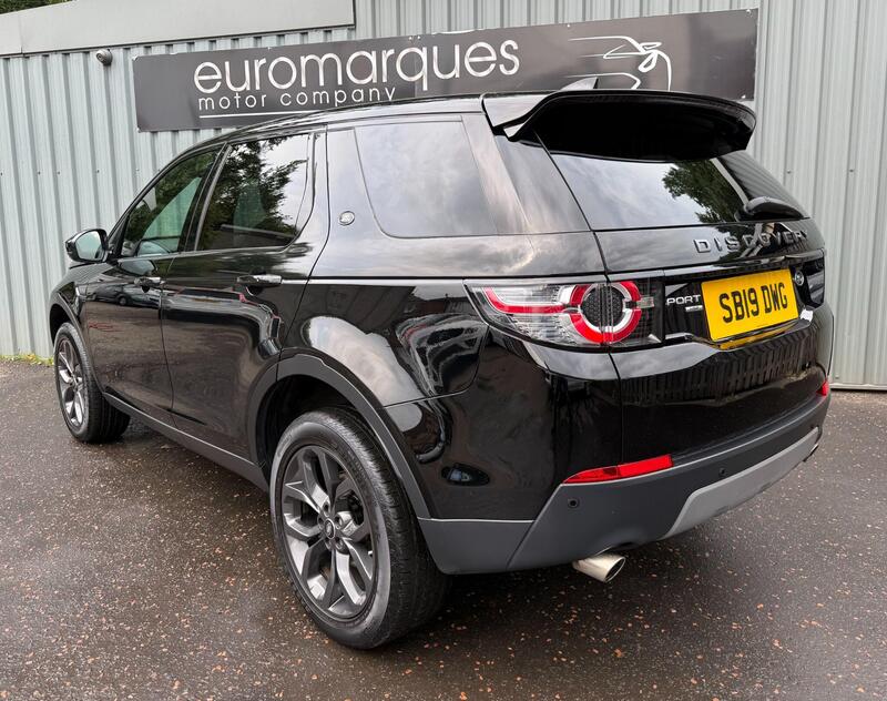 Land Rover Discovery Sport view 7
