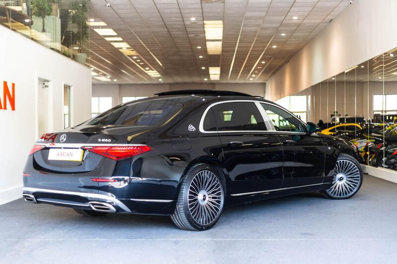 Mercedes-Benz Maybach S Class view 5
