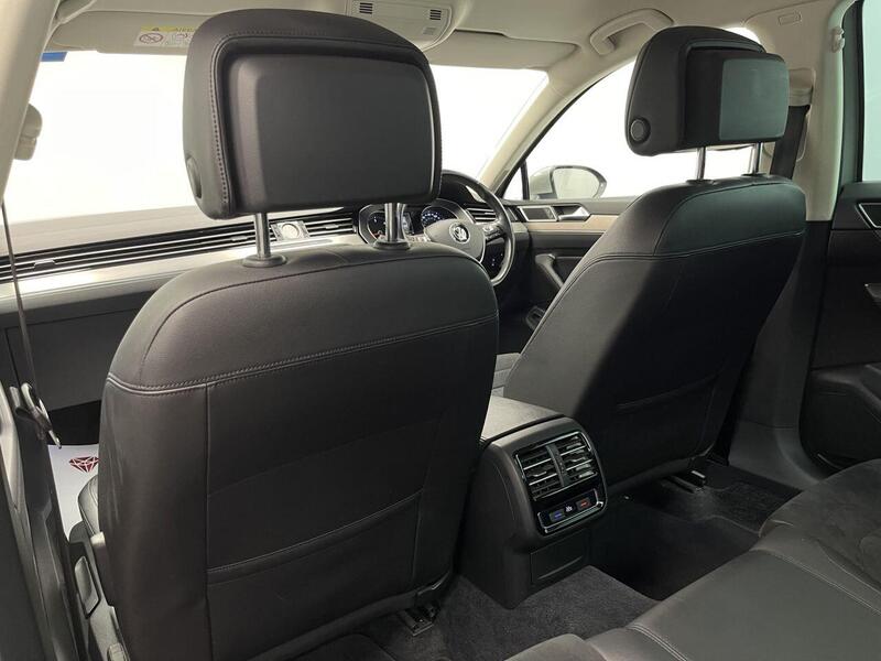 Volkswagen Passat view 37