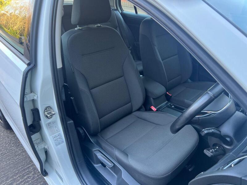 Volkswagen Golf view 10