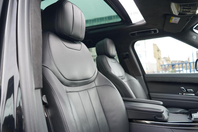 Land Rover Range Rover Sport view 3
