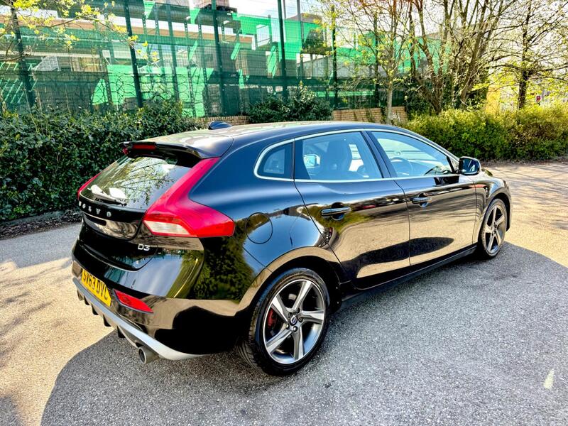 Volvo V40 view 4