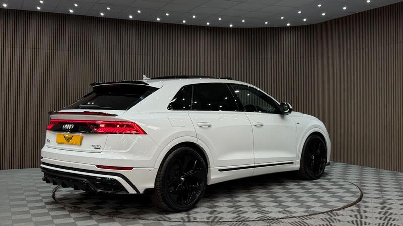 Audi Audi Q8 view 5