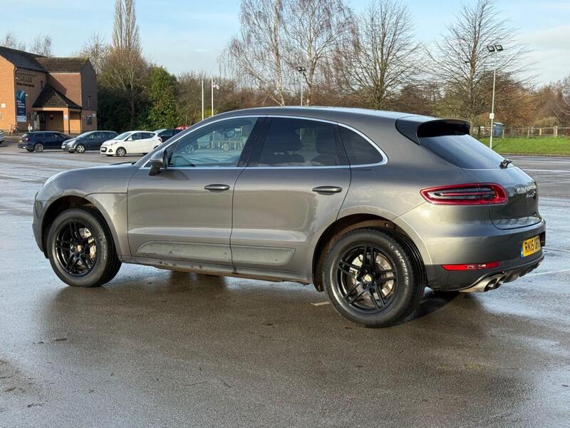 Porsche Macan view 2