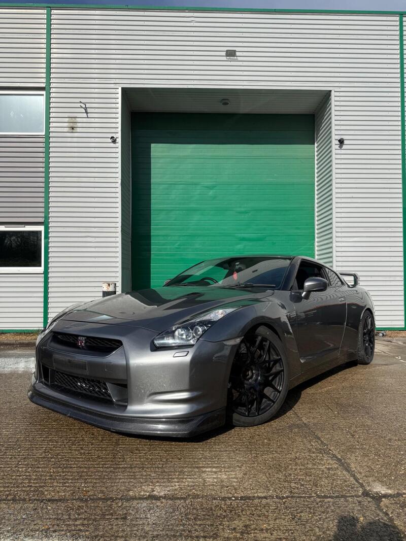 Nissan GT-R