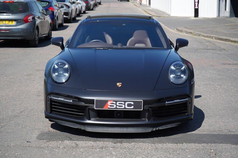 Porsche 911 view 5