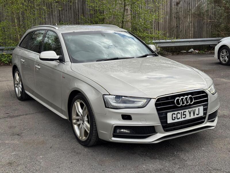 Audi A4 Avant view 4