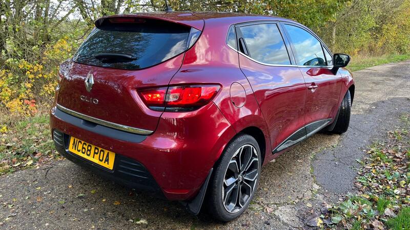 2019 Renault Clio — photo 12