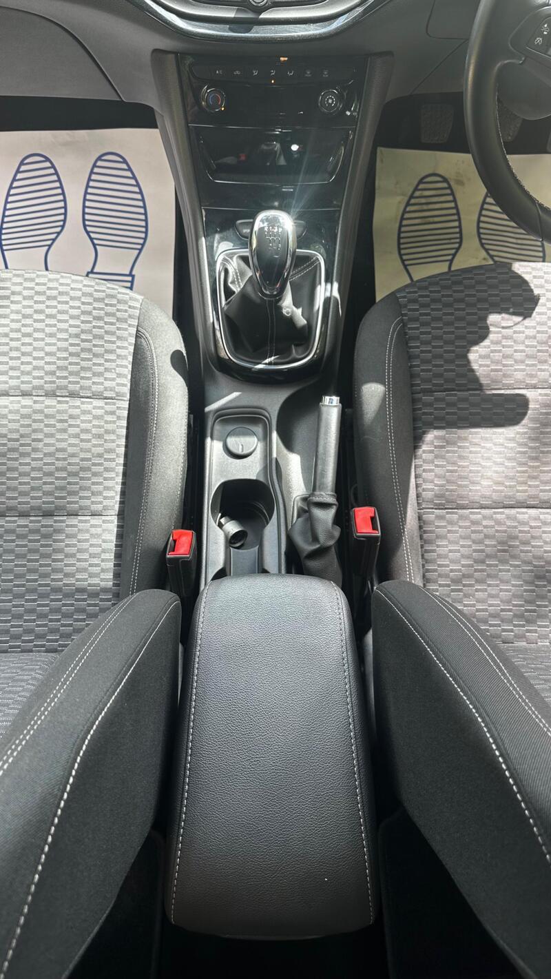 2017 Vauxhall Astra — photo 12