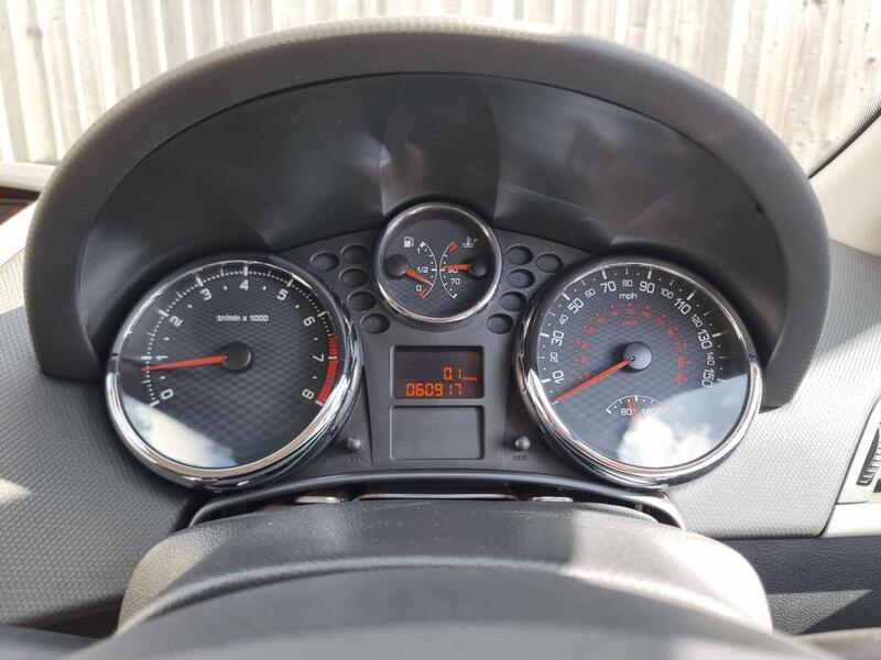 Peugeot 2008 view 7