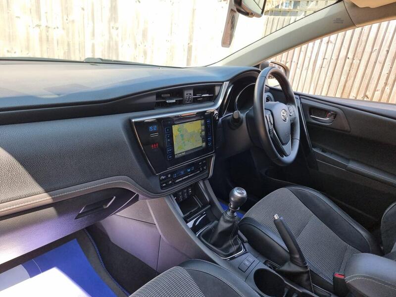 Toyota Auris view 2