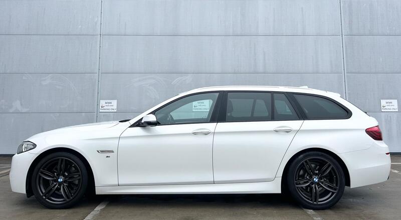 BMW 5 Series view 6