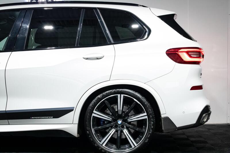 BMW X5 view 10