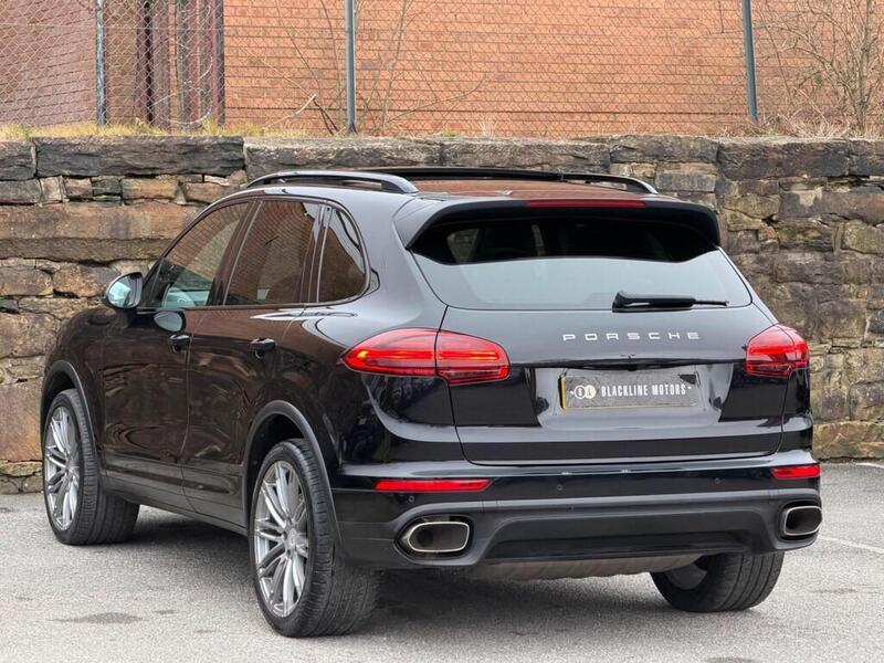 Porsche Cayenne view 5