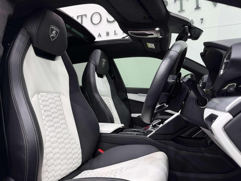 Lamborghini Urus view 2