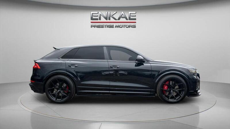 Audi Audi RSQ8 view 3
