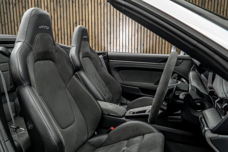 Porsche 911 view 2