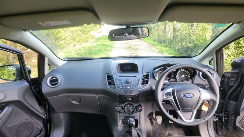2014 Ford Fiesta — photo 26