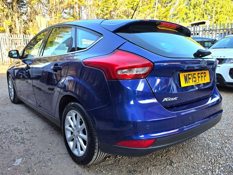 Ford Focus 1.6 Titanium Powershift Euro 6 5dr thumbnail 5