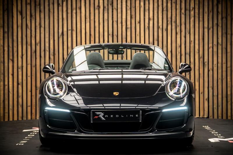 Porsche 911 view 5