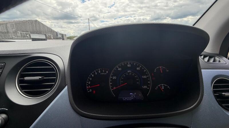 2016 Hyundai i10 — photo 21