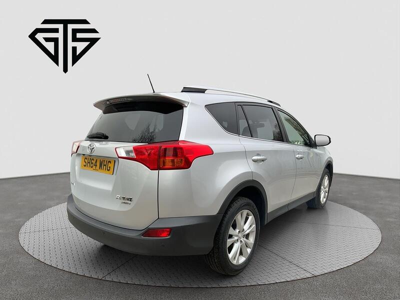 Toyota Rav4 view 3