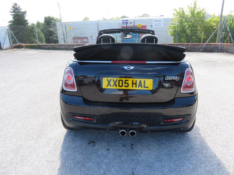 Mini Convertible view 7