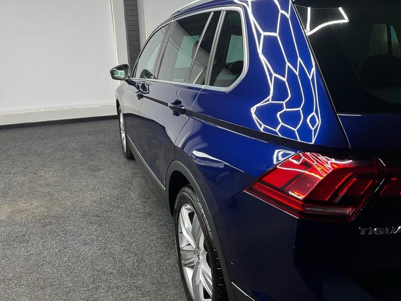 Volkswagen Tiguan view 6