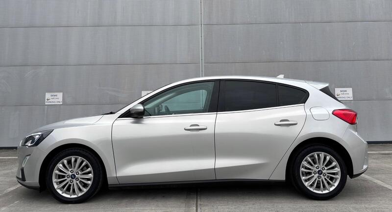 Ford Focus view 6