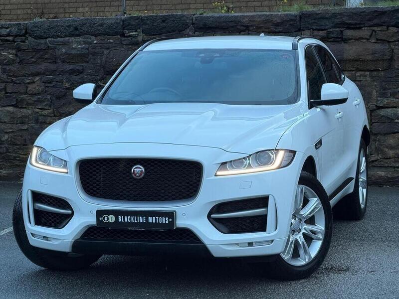 Jaguar F-Pace view 3