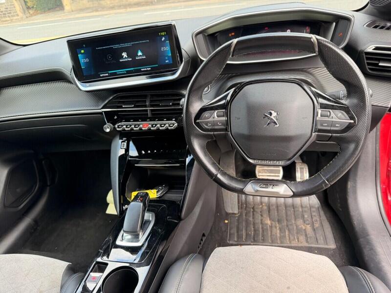 Peugeot E-208 view 6