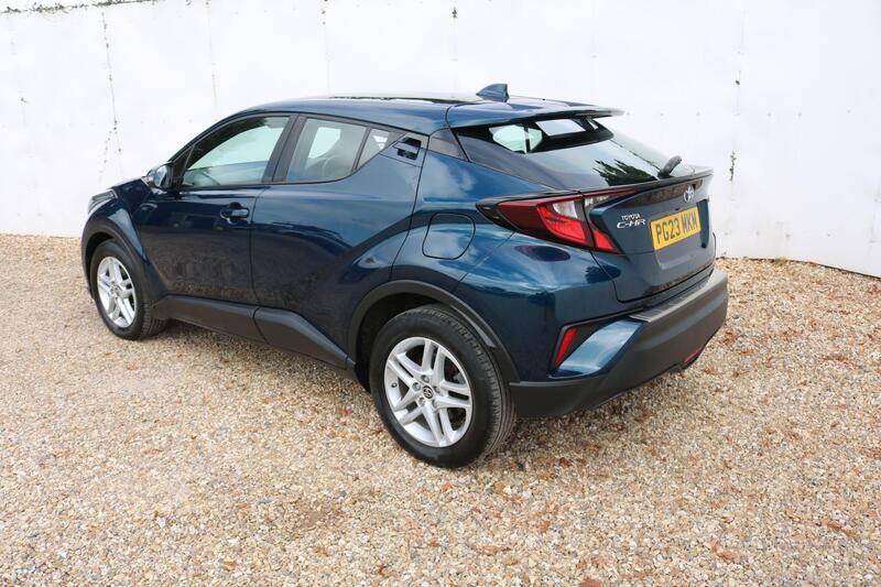 Toyota C-HR view 5