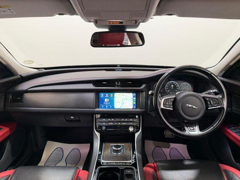 Jaguar XF view 4