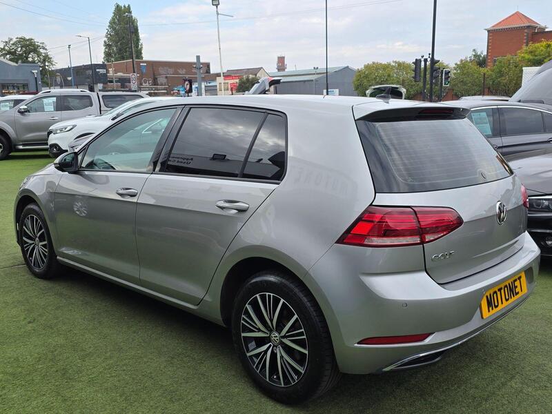 Volkswagen Golf view 5