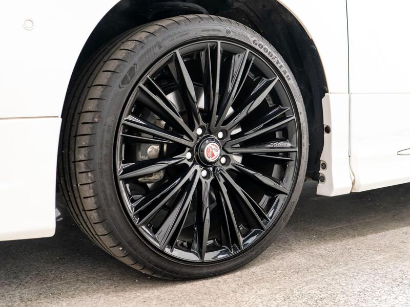 Toyota Alphard view 2