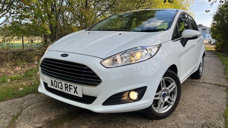 2013 Ford Fiesta — photo 2