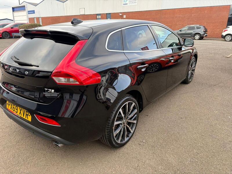 Volvo V40 view 4
