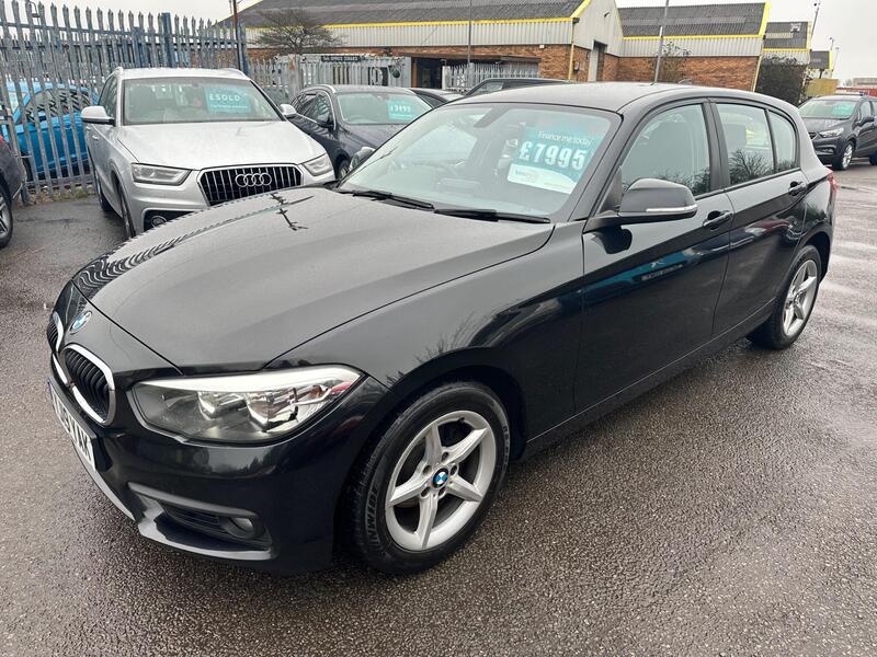BMW 1 Series view 3