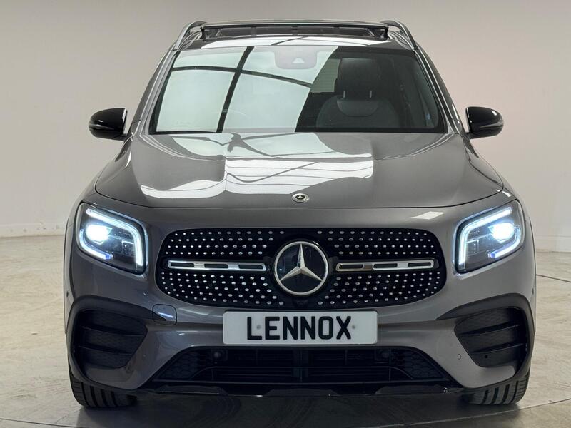 Mercedes-Benz Mercedes-Benz GLB view 2