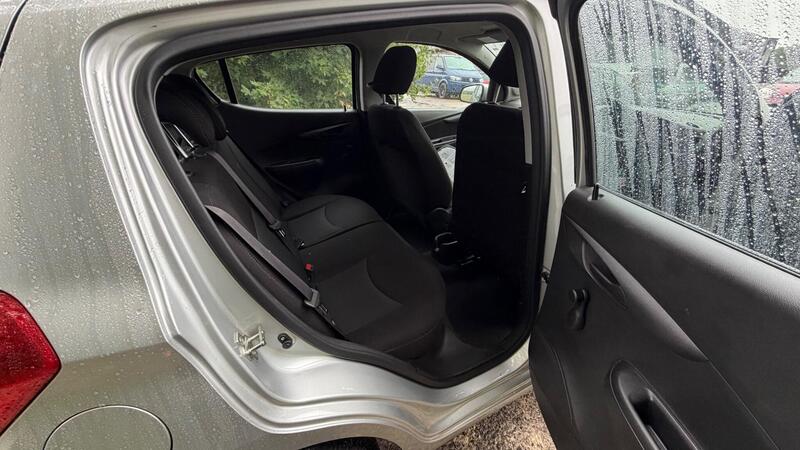 2017 Vauxhall Viva — photo 12