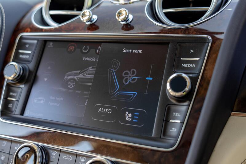 Bentley Bentayga view 6