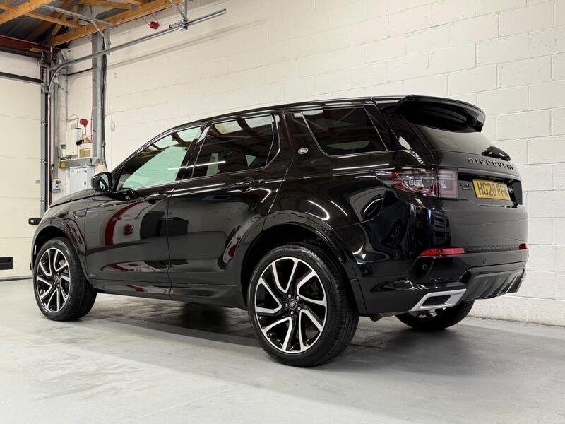 Land Rover Discovery Sport view 2