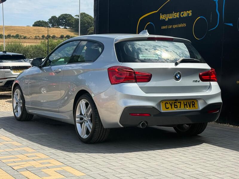 BMW 1 Series view 3