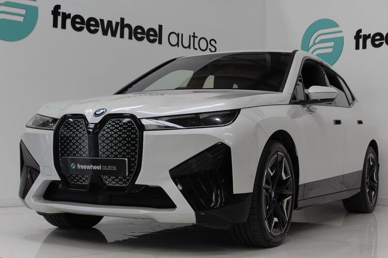 2022 BMW iX in White — image 7 of 88