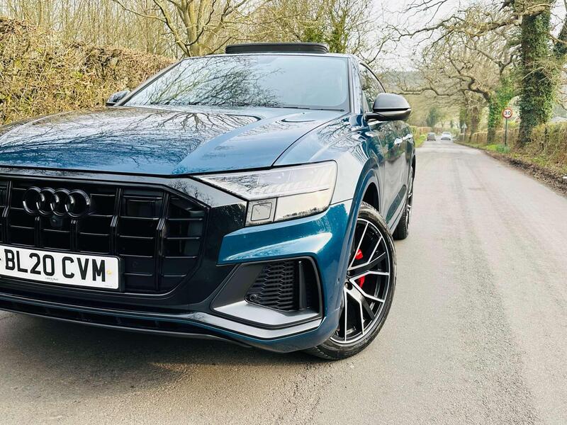 Audi Audi SQ8 view 4