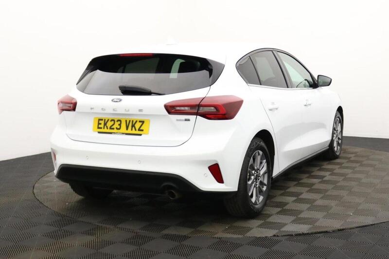 Ford Focus view 4