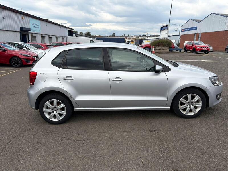 Volkswagen Polo view 4